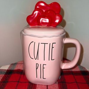 Rae Dunn Cutie Pie Topper 💕